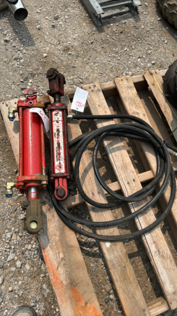 2-HYDRAULIC CYLINDERS