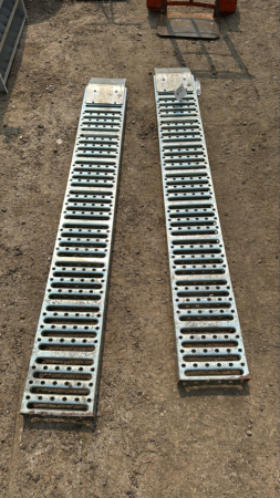 PAIR OF LIGHT DUTY RAMPS
