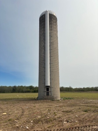 OFFSITE: KITCHENER CEMENT 14FT X 60FT STAVE SILO