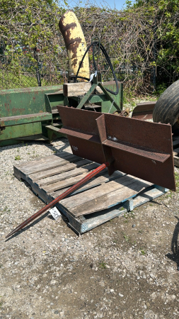 SINGLE PRONG BALE SPEAR
