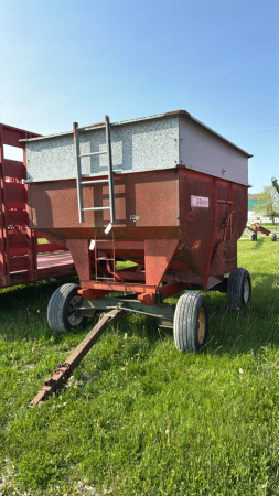 TURNCO 225BU GRAVITY WAGON