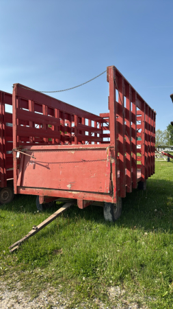 MK MARTIN 18FT X 8FT BALE THROWER WAGON