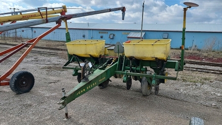 John Deere 7000 4 Row Planter