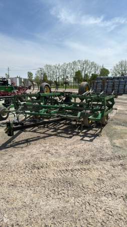 JOHN DEERE 22FT CULTIVATOR WITH 3-BAR TINE HARROWS