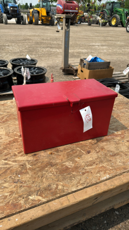 RED METAL TOOLBOX
