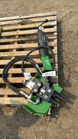 UNUSED JOHN DEERE LOADER VALVE WITH JOYSTICK AND CABLES