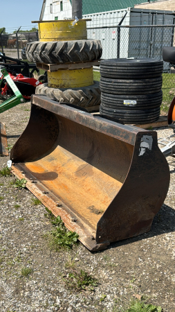76IN MATERIAL BUCKET