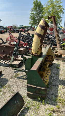 JOHN DEERE 7FT SINGLE AUGER SNOWBLOWER