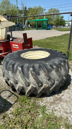 FIRESTONE 28L-26 TIRES AND RIM