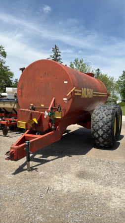 NUHN 3600 GALLON LIQUID MANURE SPREADER