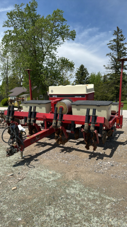 CASE IH 900 CYCLO AIR 4R X 36IN PLANTER