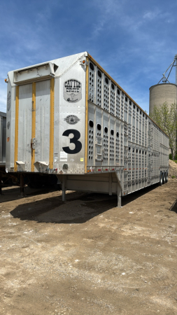 2002 MERRITT TRIAXLE ALUMINUM CATTLE POT TRAILER
