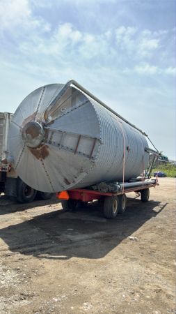 GALVANIZED 24 TON UPRIGHT FEED BIN