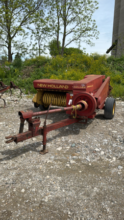 NEW HOLLAND 310 HAYLINER SQUARE BALER