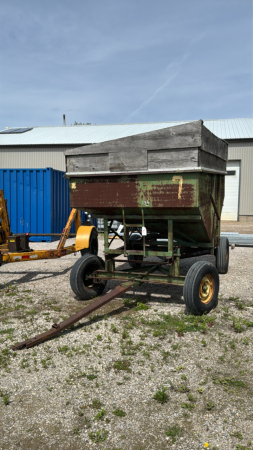 APPROX. 200BU GRAVITY WAGON