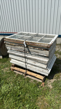 QUANTITY OF 20 WEATHERED WOODEN WINDOWS