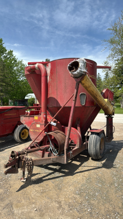NEW HOLLAND 352 MIXMILL