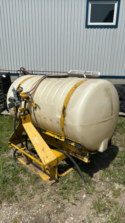 RAVEN 250 GAL POLY TANK ON 3PTH STEEL FRAME