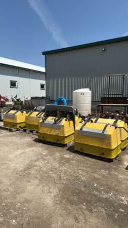(6) JOHN DEERE DRY FERTILIZER BOXES