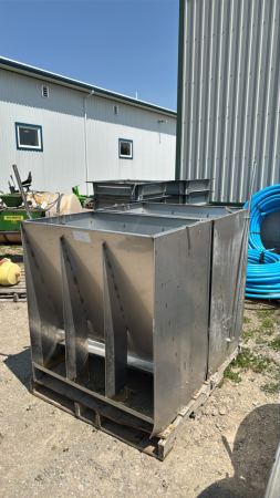 PAIR OF DBL SIDED STAINLESS WET DRY PIG FEEDERS