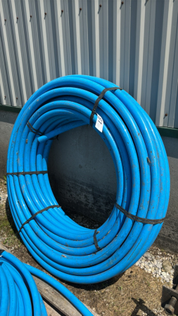 LARGE ROLL OF 1 1/4IN ID POLY PIPE