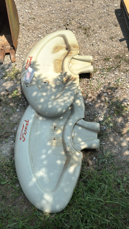 (2) FORD 860 TRACTOR FENDERS