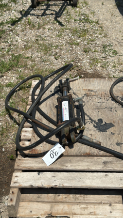 FORD HYDRAULIC CYCLINDER & HOSES