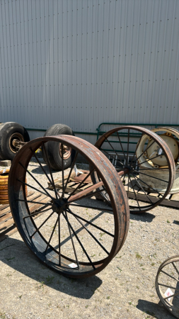 PAIR OF 50IN STEEL WHEELS ON 5FT 7IN LONG AXLE