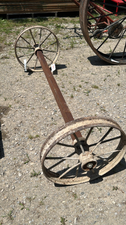 PAIR OF 19IN STEEL WHEELS ON 5FT 2IN LONG AXLE