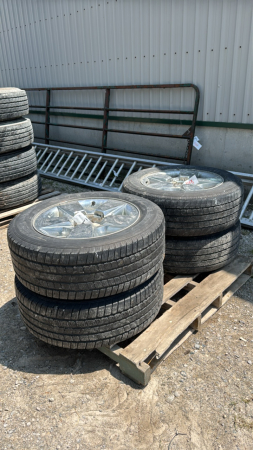 (4) MICHELIN 275/55R20 TIRES ON 6 BOLT RIMS