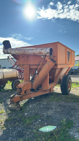 UFT 400 GRAIN BUGGY
