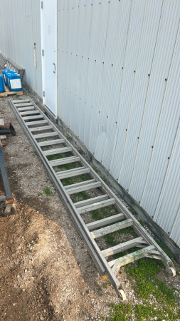 ALUMINUM 32FT EXTENSION LADDER