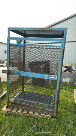 METAL STORAGE CAGE