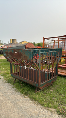 STEEL HAY FEEDER FOR SHEEP OR GOATS