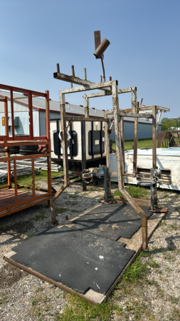 STEEL CATTLE CRATE FOR FITTING/HOOF TRIMMING