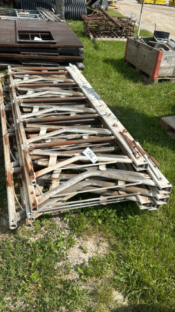 5 SECTIONS OF SELF-LOCKING HEADGATE