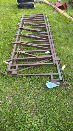 2-11FT SECTIONS OF LOCKING HEAD GATE