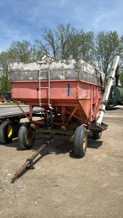 APPROX 250BU GRAVITY WAGON W/MARKET AUGER