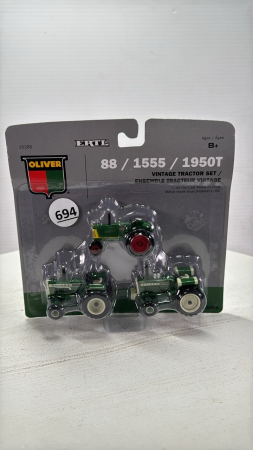 Oliver 1/64 Set of Tractors