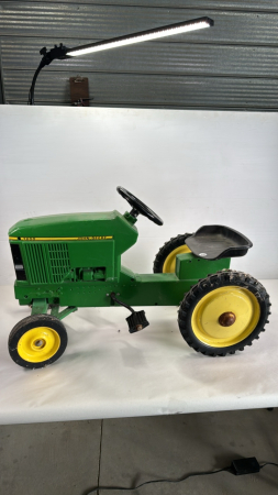 John Deere 7600 Pedal Tractor