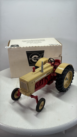 Cockshutt 570 Super Tractor