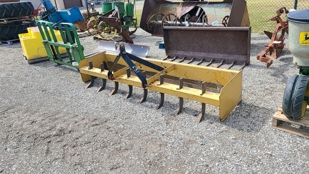 CHE 8ft 3pth Box Blade w/Teeth