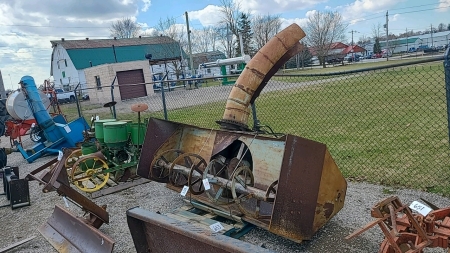 8ft 5in Single Auger Snowblower w/Hydraulic Chute