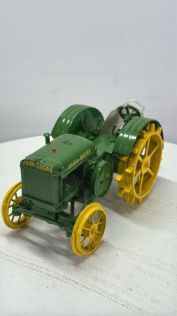 John Deere Spoker "D" Tractor