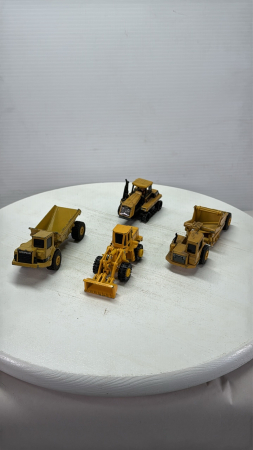 (4) Construction Pieces