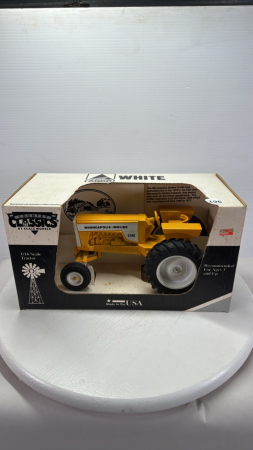 Minneapolis Moline G 940 Tractor