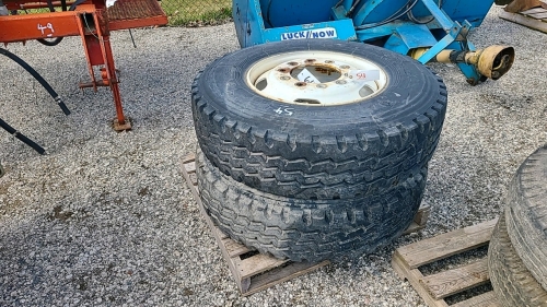 Pair of 315/80R22.5 Tires w/10-Bolt Rims