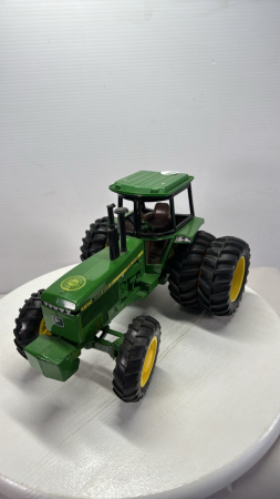 John Deere 4850 Tractor