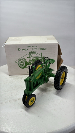 John Deere General Purpose Narrow Front Tractor