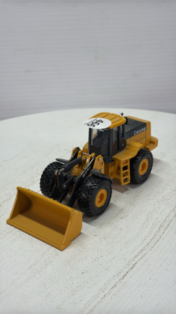 John Deere 824J Payloader
